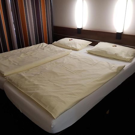 Zum Eichenzeller Hotel Ngoại thất bức ảnh