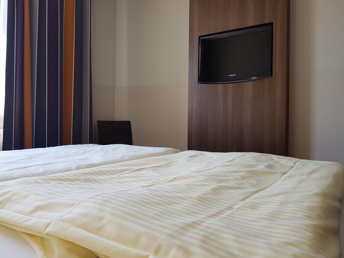 Zum Eichenzeller Hotel Ngoại thất bức ảnh