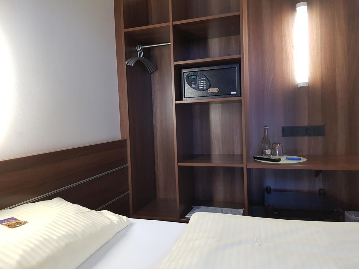 Zum Eichenzeller Hotel Ngoại thất bức ảnh